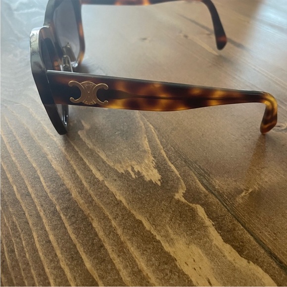 Celine Triomphe Sunglasses in Havana - Picture 2 of 7